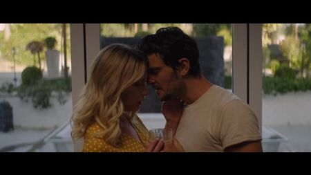 アシュリー・ベンソン - 『プライベート・プロパティ』（2022）HD 1080p ヌード？セクシー！オンラインで視聴