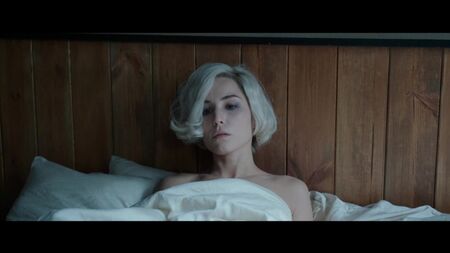 ヌーミ・ラパス ヌード - 『セブン・シスターズ』（『月曜日はどこへ？』、2017年）HD 1080p オンライン視聴 / ヌーミ・ラパス - 『7人の姉妹の謎』