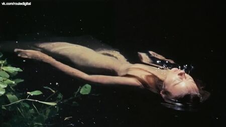 ジェニー・アガッターのヌードシーン - 『ウォークアバウト』（1971年） HD720p オンライン視聴