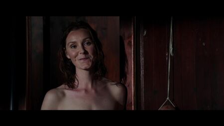 ヴァイオレット・ライダー、ソフィア・ベルガラ ヌード - 『ベント』（2018）HD 1080p オンライン視聴 / ヴァイオレット・ライダー、ソフィア・ベルガラ - 『ベント』