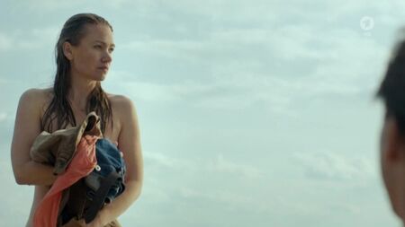 リサ・マリア・ポトホフのヌード - 『エンゲルマッハー：ウーゼドム・クリミ』（2016年）HD 720p / リサ・ポトホフ