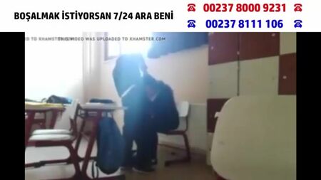 トルコの女子高生が教室でフェラチオに夢中になっている