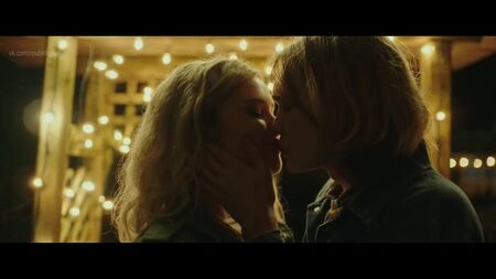 キャサリン・ラングフォード - 『Spontaneous』（2020）HD 1080p ヌード？セクシー！オンライン視聴 / キャサリン・ラングフォード - 『Spontaneous』