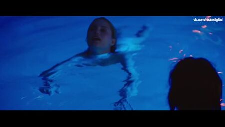 パズ・デ・ラ・ウエルタ、ダイアナ・アグロン ヌード - ベア (米国 2015) 720p オンライン視聴 / パズ・デ・ラ・ウエルタ、ダイアナ・アグロン - ヌード