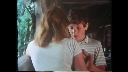 15歳になったあの夏（1976年） WomanBoy 露骨なヌード・セックス、エロティック、ビンテージ映画、天然の胸、甘いオマンコ、毛深い