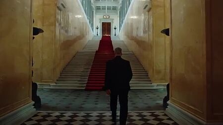ティル・リンデマン「Любимый город LUBIMIY GOROD」（愛しき街 - オーケストラ・バージョン）