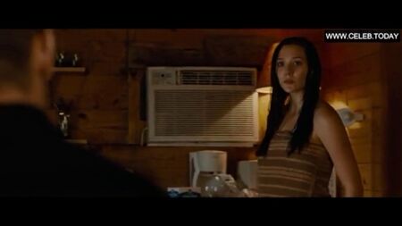エリザベス・オルセン - 過激なセックスシーン - 巨乳トップレス - 『オールドボーイ』（2013年）