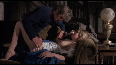 スーザン・ジョージのヌードシーン - 『ストロー・ドッグス』（1971年）HD 1080p