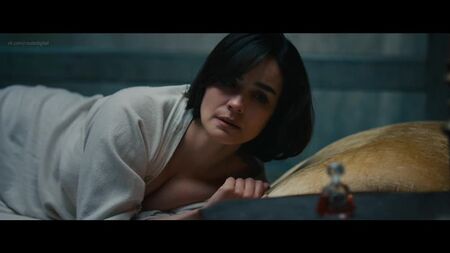 ダニエル・キャンベル、シャニン・ソサモン、キャロライン・ポルトのヌード＆セクシーシーン - 『ゴースト・ライト』（2018）HD 1080p オンライン視聴