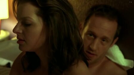 イヴォンヌ・カッターフェルド『ヌード - 正義の影』（2009）HD 720p オンライン視聴