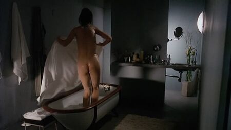 シャルロット・ゲンズブール ヌード - 『イントルーダー』（1999年） HD 1080p オンライン視聴
