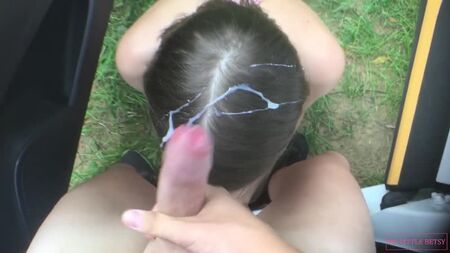 my_little_betsy 若いヒッピーのヒッチハイカーが、タダで乗せてもらうために彼氏を裏切る