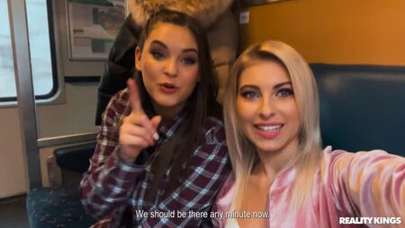 テイリー・ウッド、リリー・ベラ [PornCube ポルノ VK 新着ポルノ vk HD レズビアン 旅行