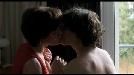 実の母親と息子のセックスシーン [ ヴィンテージ映画 セレブ 娼婦 痴女 ポルノ おっぱい 母乳 ママ 熟女 熟女 強制レイプ ホット ]