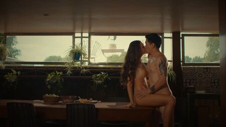 カイリー・ヴェルゾサ、シンディ・ミランダ ヌード - 『My Husband, My Lover』（2021）HD 1080p オンライン視聴