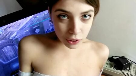 MihaNika69 - [PornHubPremium] - 彼女が『Apex Legends』をプレイしている最中に犯した ¦ POV 顔射 - 1080p