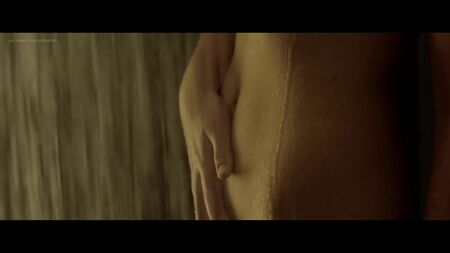 ステファニー・スコット、アンナ・フリール ヌード - I.T. (2016) 1080p / ステファニー・スコット、アンナ・フリール - 人工知能。無制限アクセス