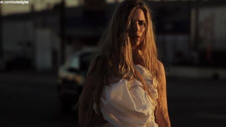 ブリット・マーリングのヌードシーン 『サウンド・オブ・マイ・ヴォイス』（2011） HD1080p オンライン視聴 / ブリット・マーリング - サウンド・オブ・マイ・ヴォイス