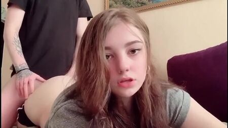 ロシアの可愛い娘が教師に激しく犯される ポルノ ホームビデオ アマチュア ストッキング姿でのセックス フェラチオ アナルセックス レイプ ティーン