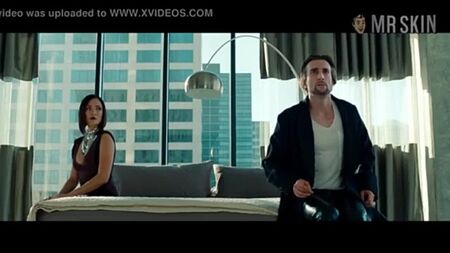 エリザベス・オルセンのヌードシーン - XVIDEOS.COM.mp4