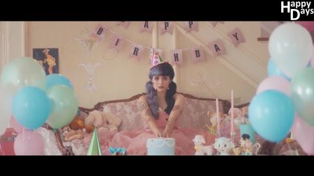 メラニー・マルティネス – Pity Party (ロシア語字幕)