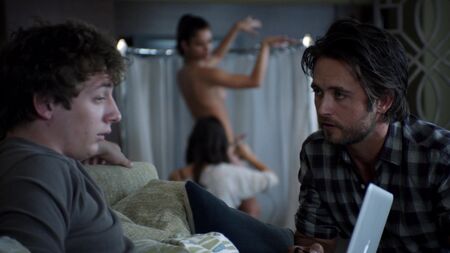 ステファニー・ファンタウッツィのヌード - 『Shameless』シーズン2 第9話～第11話 (2012) HD 1080p