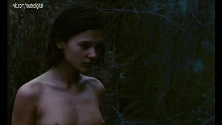 ヴァージニー・ルドワイヤン ヌード - 『冷たい水』（フランス 1994年）HD 1080p Blu-ray オンライン視聴