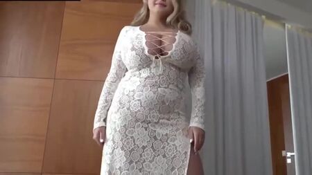 セクシーな巨乳のブロンド