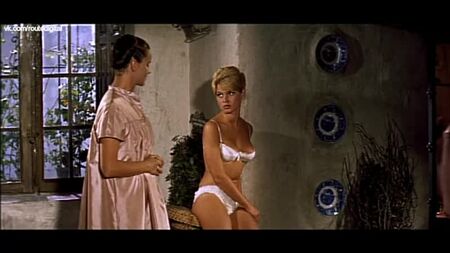 ブリジット・バルドーのヌードシーン - 『天国が落ちた夜』（1958年）オンライン視聴