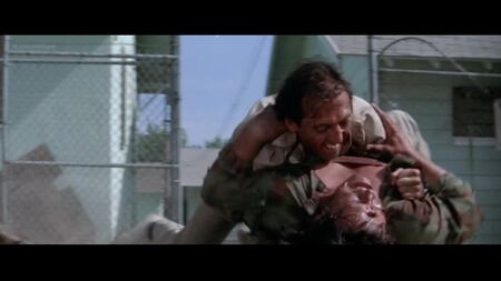 シェリル・スミス、シェリー・カリー ヌード - 『パラサイト』（1982年）1080p オンライン視聴