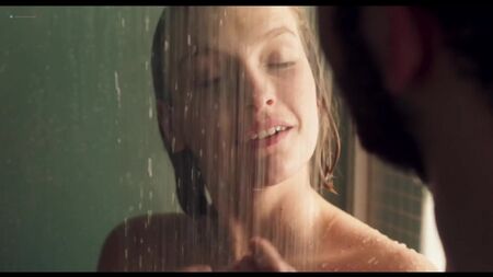 マルゴ・バンシヨン、カミーユ・ラザットほか『Nude』 - Ami-ami (フランス 2018) HD 1080p / マルゴ・バンシヨン、カミーユ・ラザット - 私の元カノ