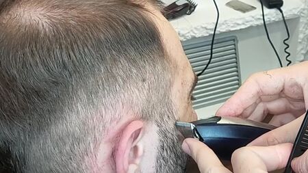 マルレットの切り方 __ マルレットのヘアカットチュートリアル __ モダンなマルレット・ハイテーパー __ ヘアスタイル・ヘアカット