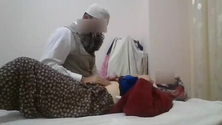ジンチ・ホジャがこの女性とセックスしている　トルコ人露出ポルノ動画を見る　トルコ語のセックス動画を見る　アマチュア・トルコ人ポルノを見る