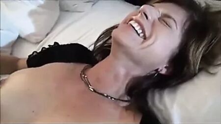 熟女の寝取られ妻