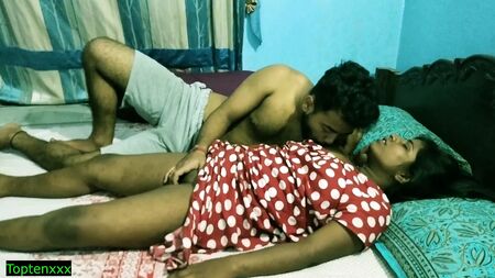 ホテルの一室で繰り広げられるタミル系セクシーなティーンのロマンチックなセックス（ヒンディー語音声付き）