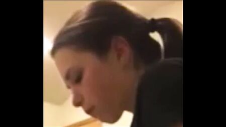 素人が精液を喉に詰まらせる＆顔射が嫌いな動画 8