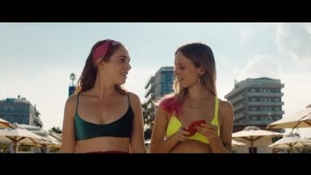 アリス・パガーニ、イザベラ・フェラーリ、ベネデッタ・ポルカロリほか - 『アンダー・ザ・リッチョーネ・サン』（2020）HD 1080p ヌード？セクシー！オンラインで視聴