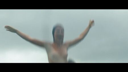 ジェシー・バックリーのヌードシーン - 『ビースト』（2017）HD 1080p オンライン視聴 / ジェシー・バックリー - 『ビースト』
