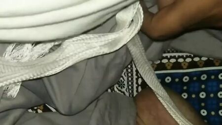 サリーとのベッドでのセックス　インド式セックス　デシ・セックス